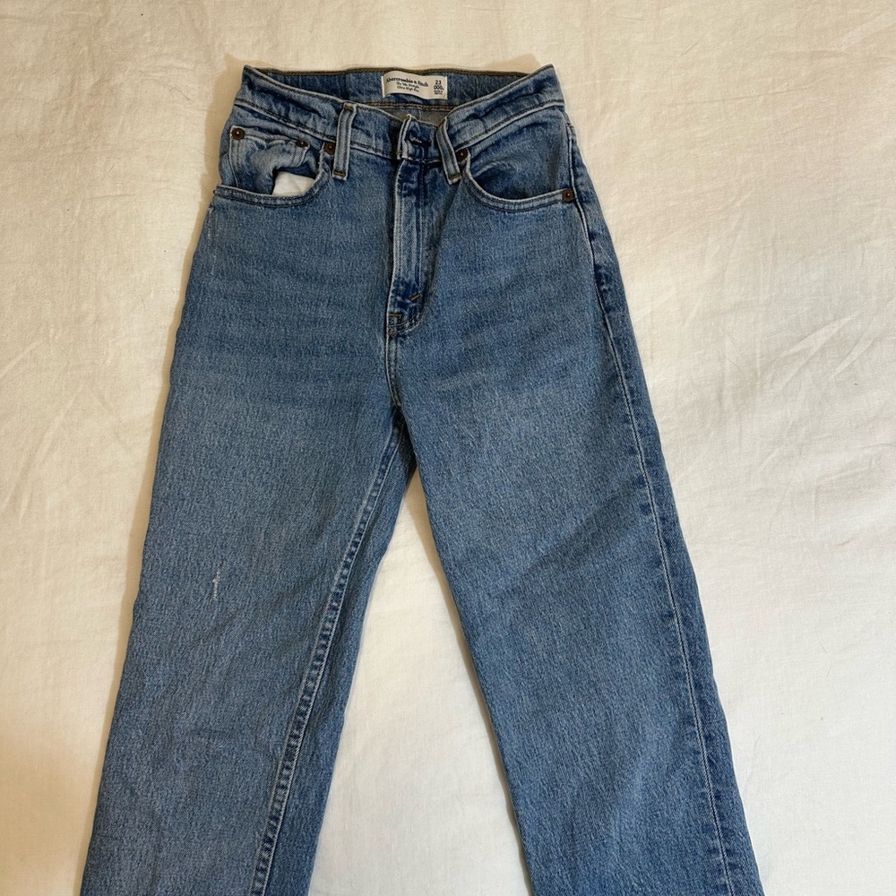 Abercrombie 90's straight ultra high rise jeans